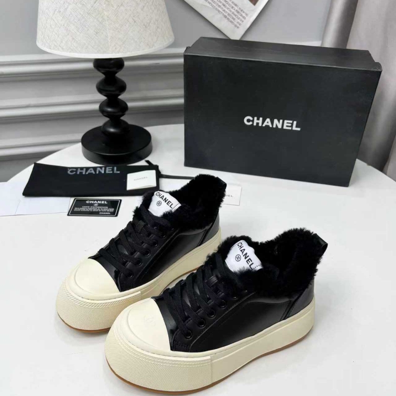 Ch**el sport shoes
